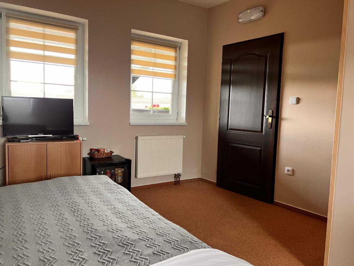 Hotel Marislav Cesnovice Εξωτερικό φωτογραφία